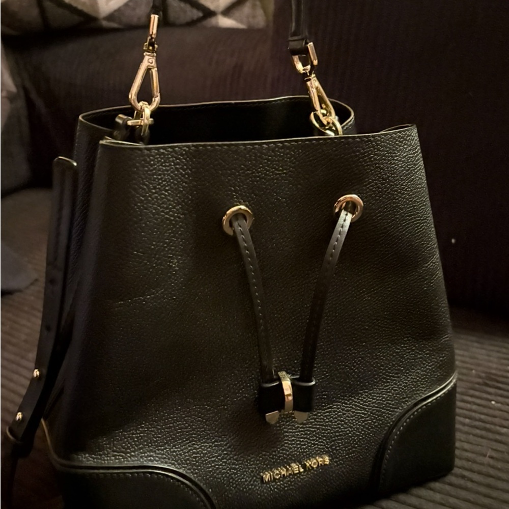 Michael Kors Black Bucket Shoulder Bag never used like new